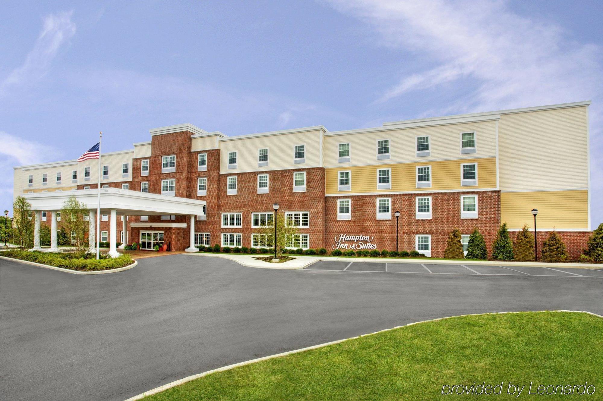 Hampton & Hotel