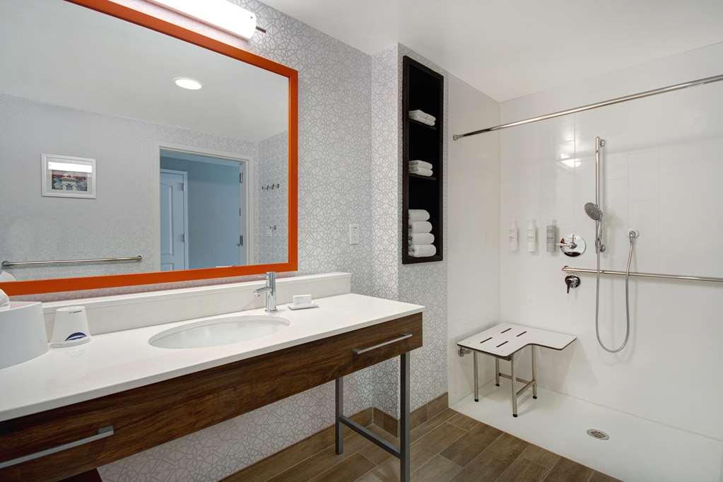 Hampton & Hotel 3*